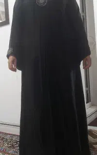 تعدادی لباس در حد نو