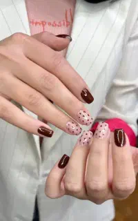 کاشت ناخن (تخفیف ویژه)