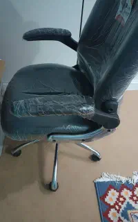 صندلی کامپیوتر تر و تمیز