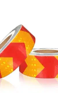 شب رنگ نوار بر چسب و شبرنگ برچسب پارکینگ بیمارستان