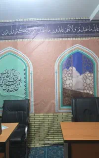 یک نفر نیروی آقا در بخش رسانه یک مجموعه مذهبی