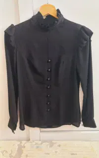 شومیز در حد نو