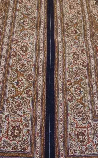 فرش دستباف سرمه‌ای ۱۵ متن