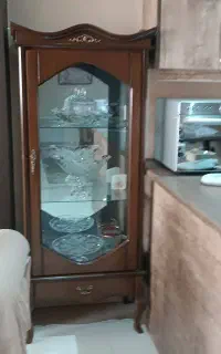 بوفه چوبی کاملا سالم
