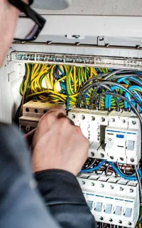 برقکار/برقکاری رفع اتصالی قطعی/سیم کش/ سیم کشی
