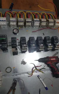 برقکار ساختمان وصنعتی