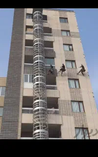 کار در ارتفاع با طناب  پیچ سنگ  عایق درزگیره نما