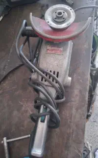 سنگ فرز بزرگ توشیبا