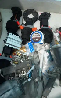 پراژکتوربا تعدادی وسایل