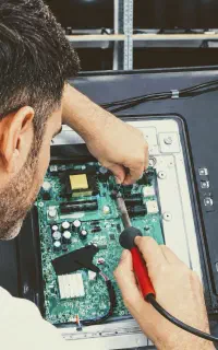 تعمیر تلویزیون LED و LCD در منزل و محل کار