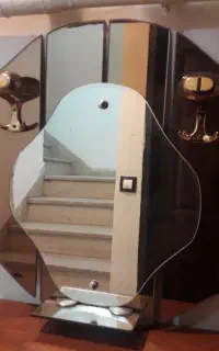 آینه و رخت آویز