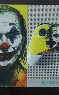 فروش ایکس‌باکس وان اس ۱ ترا و شارژر دسته اصلی PS4