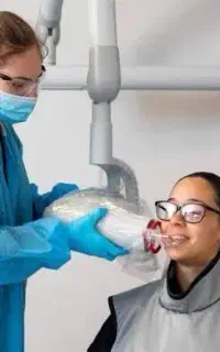 دستیار دندانپزشک