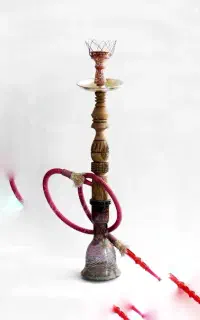 قلیان زن سالندار