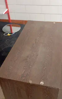 میز تمیز و سالم