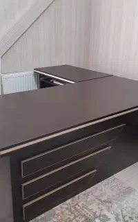 ست میز کامل اداری به شکل L و کتابخانه زونکن خور