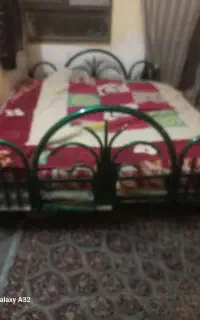 تخت دونفره فلزی