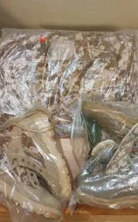 لباس و پوتین  نظامی