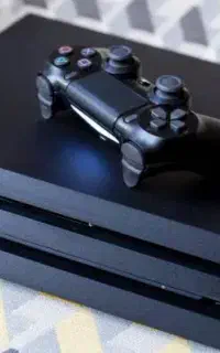 کنسول PS4 Pro کپی‌خور /۴ دسته + روکش/ در حد نو