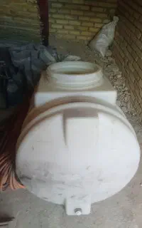 منبع آب وشلنگ سمپاشی