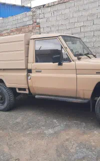 تویوتا لندکروز سری ۷۰ وانت