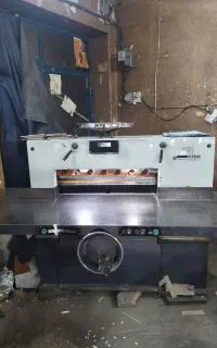 برش کاغذ صحافی