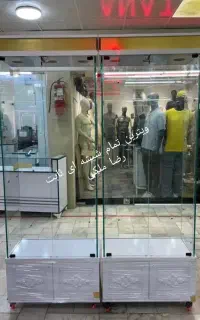 دکور داروخانه ویترین تمام شیشه ای نمایشگاهی کد001