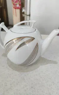 دو عدد قوری چینی