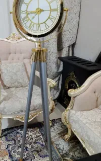ساعت ایستاده