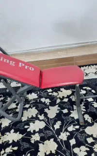 میز پرس و دوتا دمبل بتنی