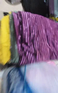 تیکه پارچه دررنگ وجنس متنوع