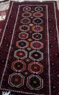 قالیچه دست باف نو  و پشتی نو