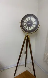 ساعت سه پایه