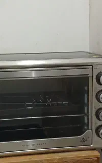 توستر تمیز و سالم