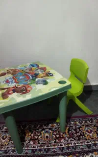 میز تحریر و صندل بچگانه
