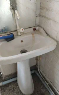 روشویی با شیر اب