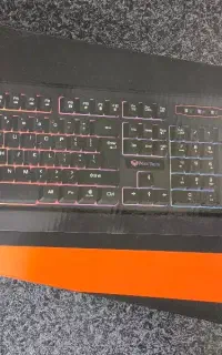 کیبورد گیمینگ RGB دار میشن
