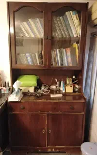 کتابخانه و میز تحریر چوبی کارکرده