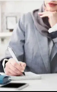 منشی و نیروی اداری و دفتری خانم