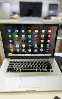 مک بوک پرو i7