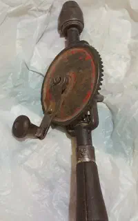 دریل قدیمی دستی