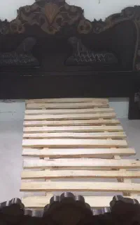 تخت دونفره و پاتختی
