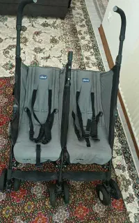 کالسکه دو قلو