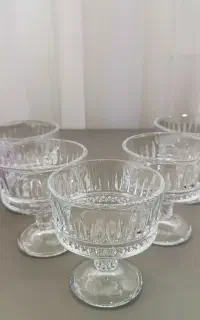 دسر خوری پایه دار وکاسه ایی