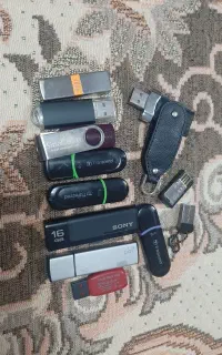 تعداد۱۲ عدد فلش در حد نو