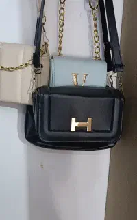 سه عدد کیف و دو عدد کلا بدون استفاده