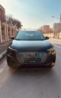 آئودیQ5 etron تیپ 4 بلک پکیج