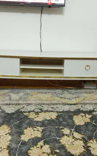 میز تلویزیون در حد نو دلیل فروش تغییر دکوراسیون