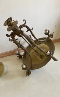 ۲یک عدد لوستر ۵ شعله سالم.