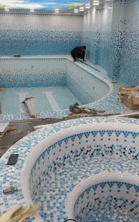 کاشیکاری استخر